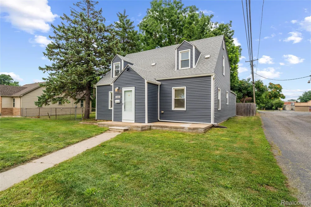 11610 Cardwell Street Livonia City, MI 48150