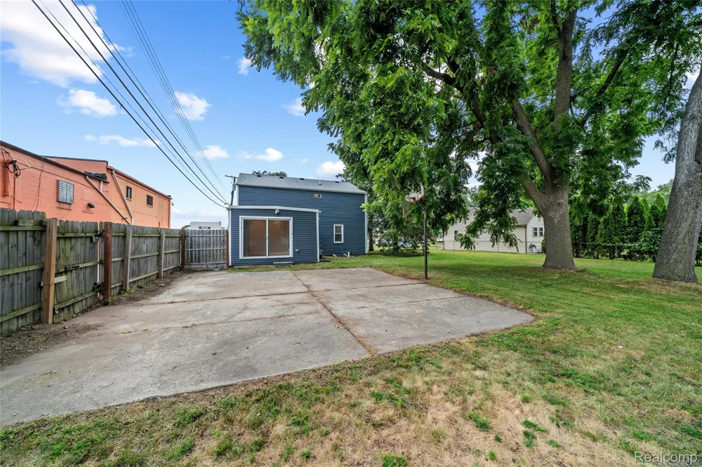 11610 Cardwell Street Livonia City, MI 48150