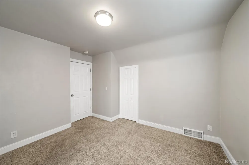11610 Cardwell Street Livonia City, MI 48150