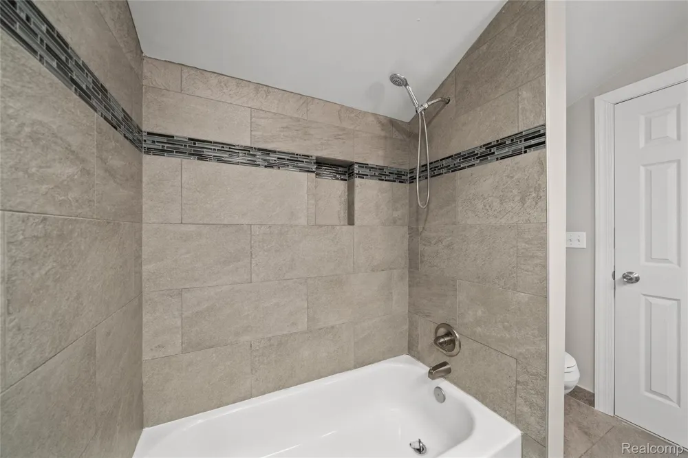 11610 Cardwell Street Livonia City, MI 48150