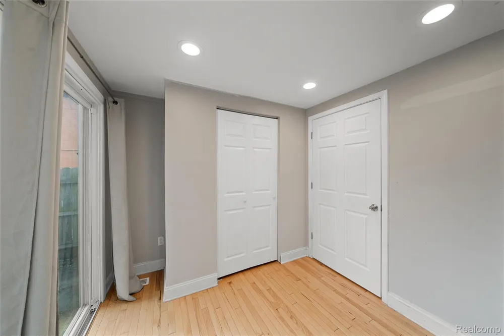 11610 Cardwell Street Livonia City, MI 48150