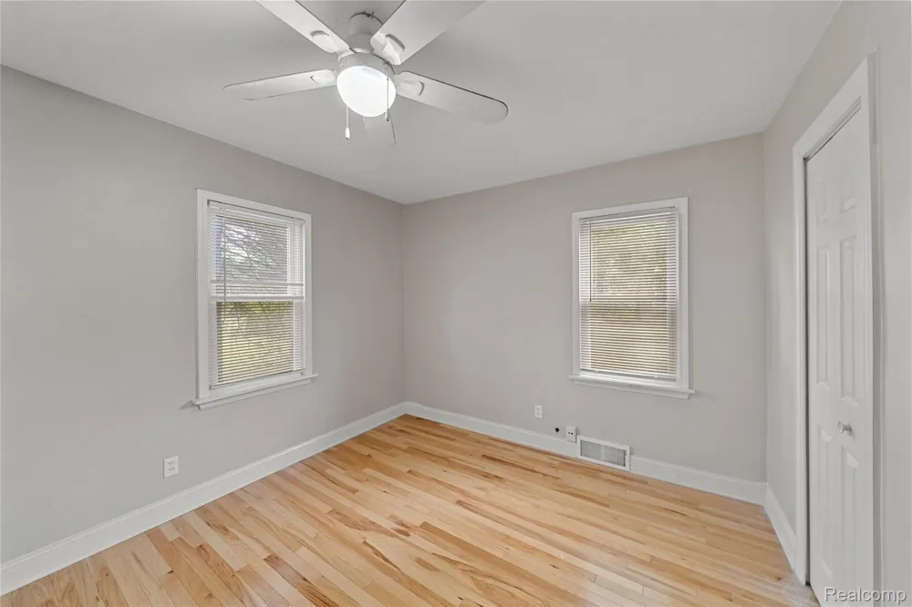 11610 Cardwell Street Livonia City, MI 48150