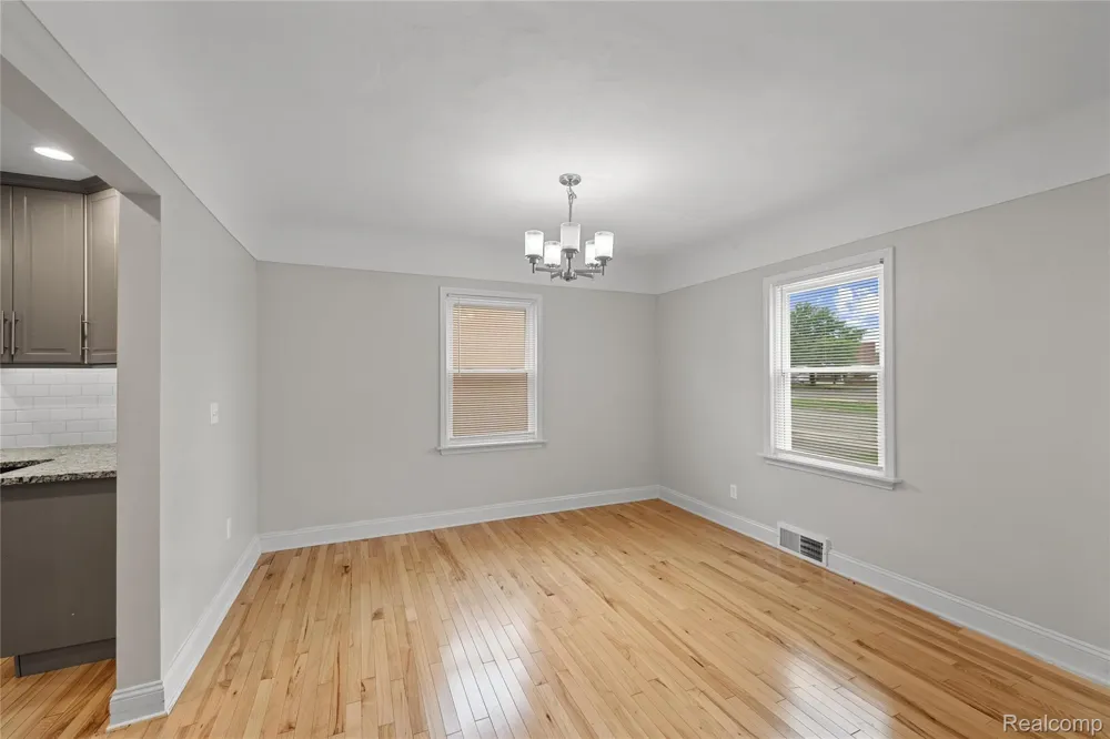 11610 Cardwell Street Livonia City, MI 48150
