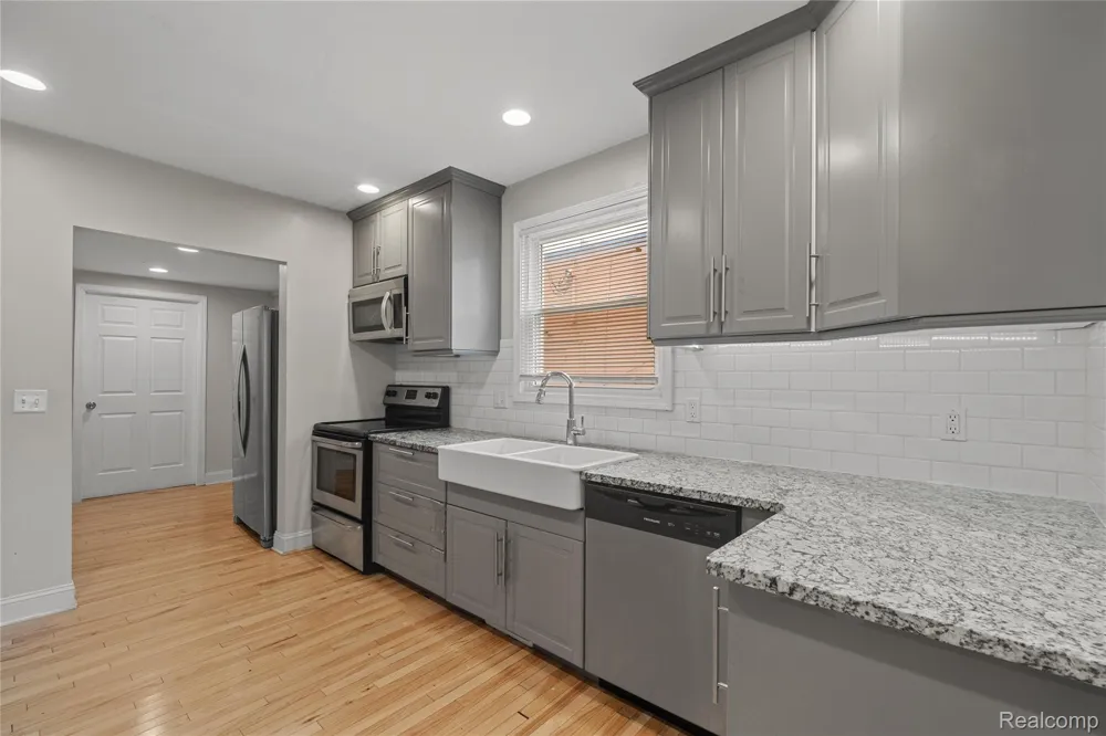 11610 Cardwell Street Livonia City, MI 48150