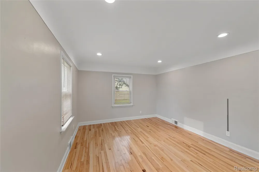 11610 Cardwell Street Livonia City, MI 48150