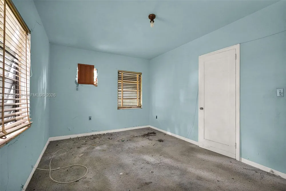 424 Minola Dr Miami Springs, FL 33166
