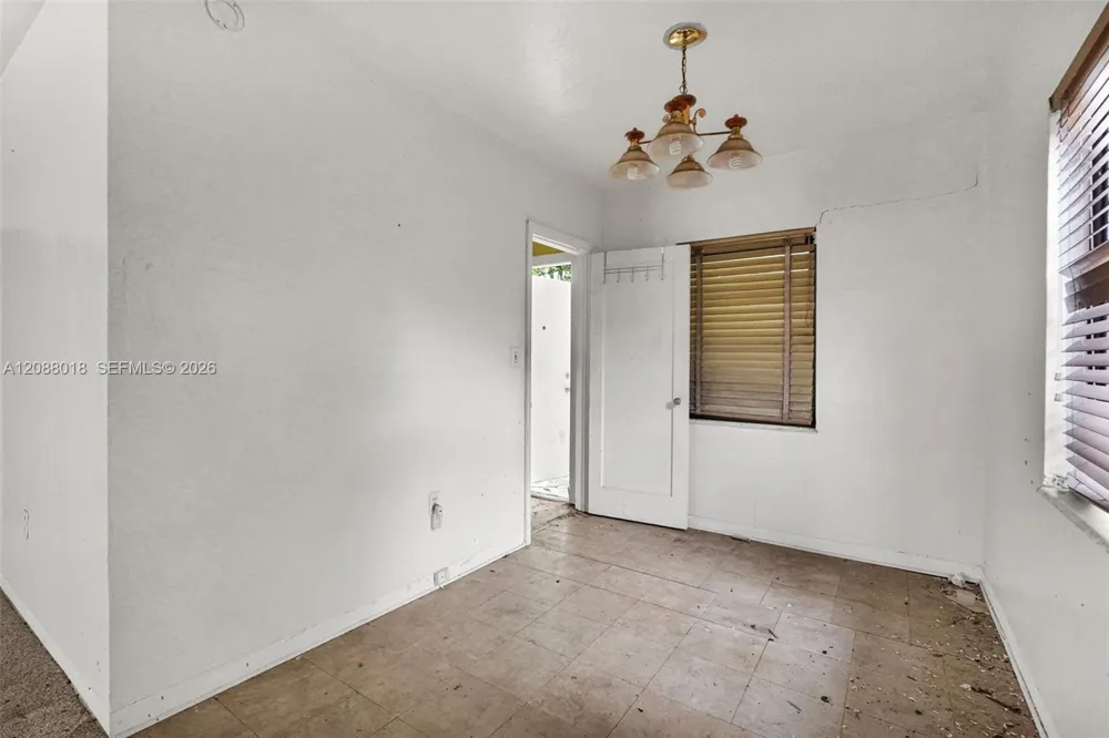 424 Minola Dr Miami Springs, FL 33166