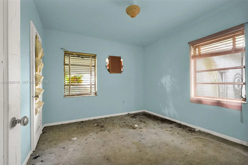 424 Minola Dr Miami Springs, FL 33166
