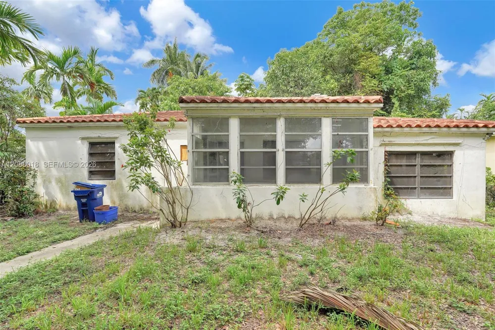 424 Minola Dr Miami Springs, FL 33166