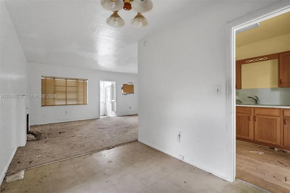 424 Minola Dr Miami Springs, FL 33166