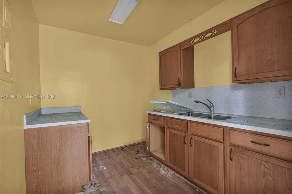 424 Minola Dr Miami Springs, FL 33166