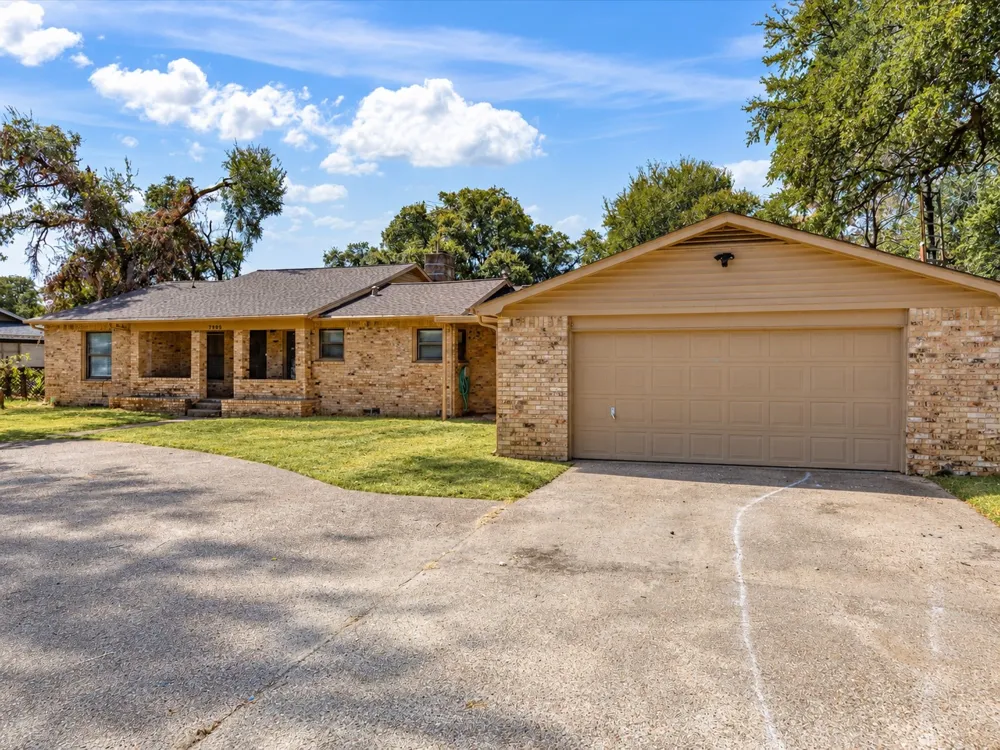 7905 Ella Young Drive Lakeside, TX 76135