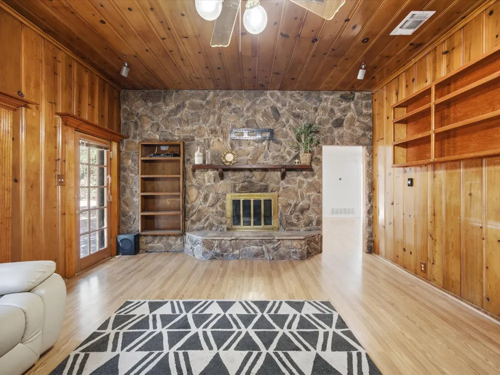 7905 Ella Young Drive Lakeside, TX 76135