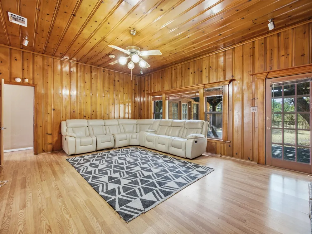 7905 Ella Young Drive Lakeside, TX 76135