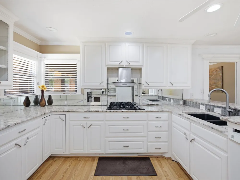 7905 Ella Young Drive Lakeside, TX 76135