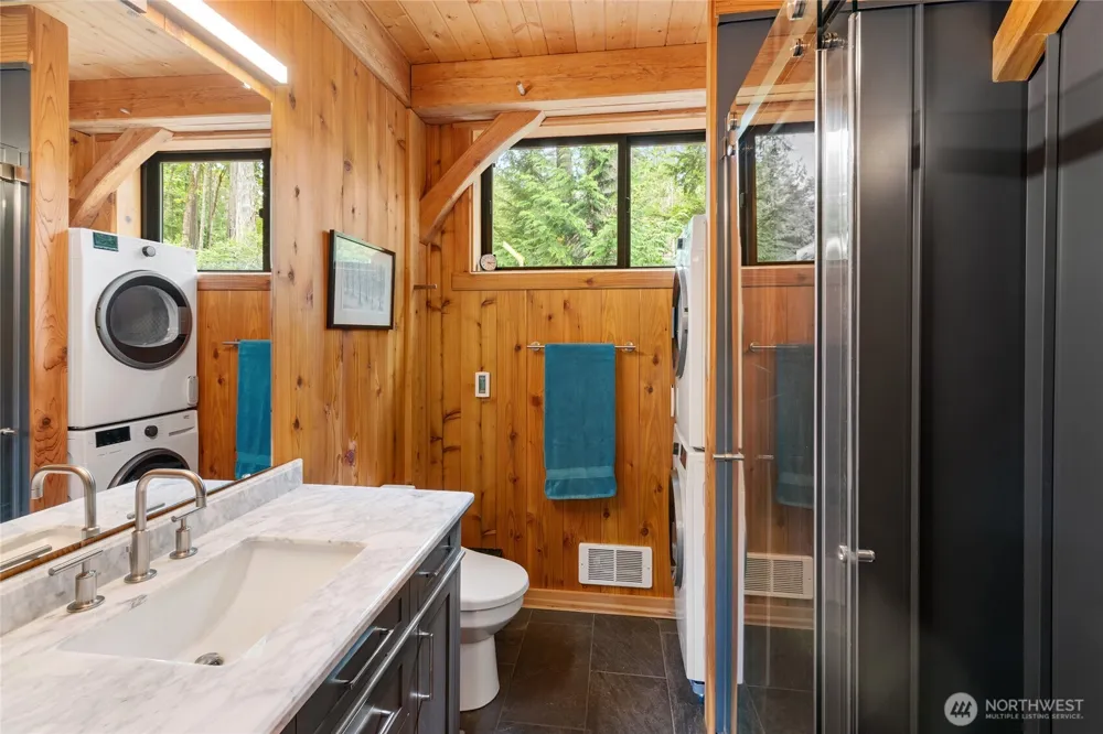 9923 NE Seaview Avenue Indianola, WA 98342