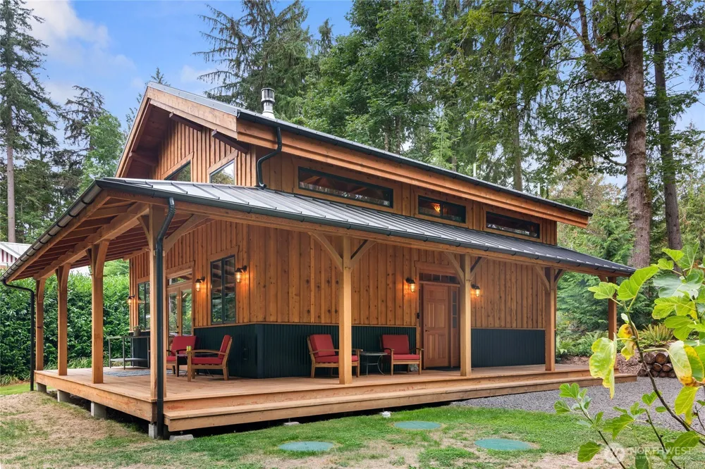 9923 NE Seaview Avenue Indianola, WA 98342