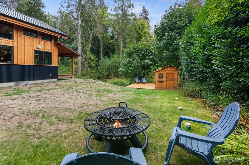 9923 NE Seaview Avenue Indianola, WA 98342