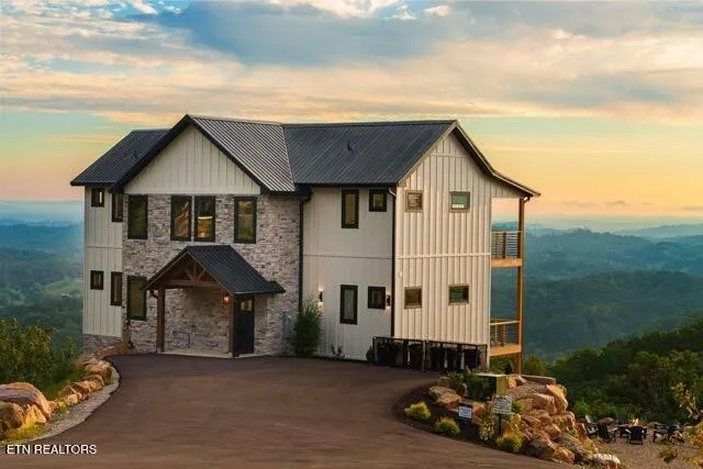 859 Copper Pot Way Sevierville, TN 37876