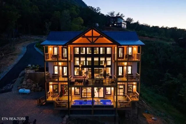 859 Copper Pot Way Sevierville, TN 37876