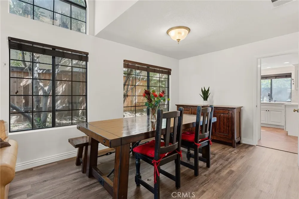 3806 Lost Springs Calabasas, CA 91301