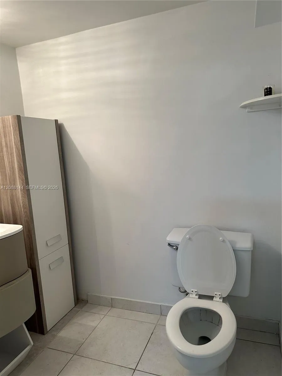 600 Three Islands Blvd #1113 Hallandale Beach, FL 33009
