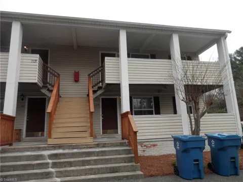 713 E Lexington Road #202