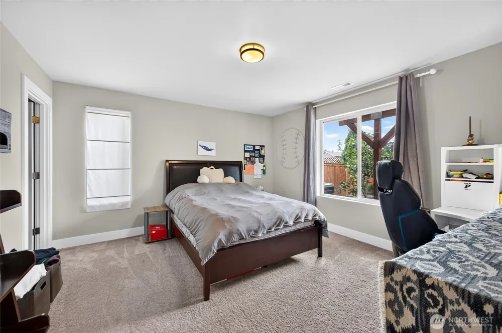 10230 Sentinel Loop Gig Harbor, WA 98332
