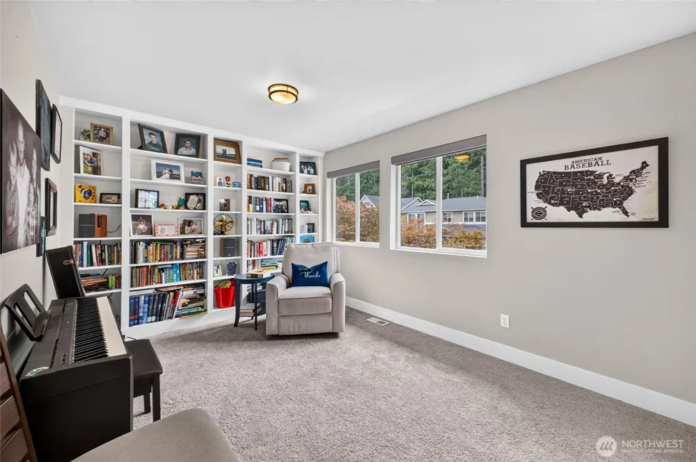 10230 Sentinel Loop Gig Harbor, WA 98332
