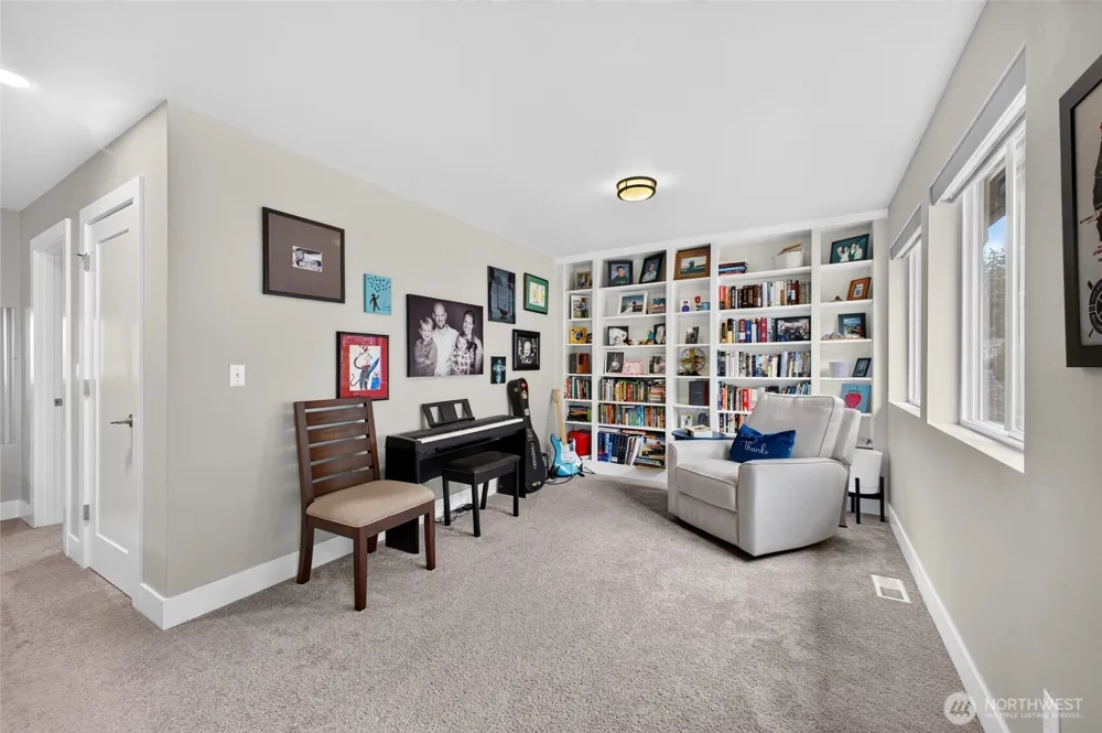 10230 Sentinel Loop Gig Harbor, WA 98332