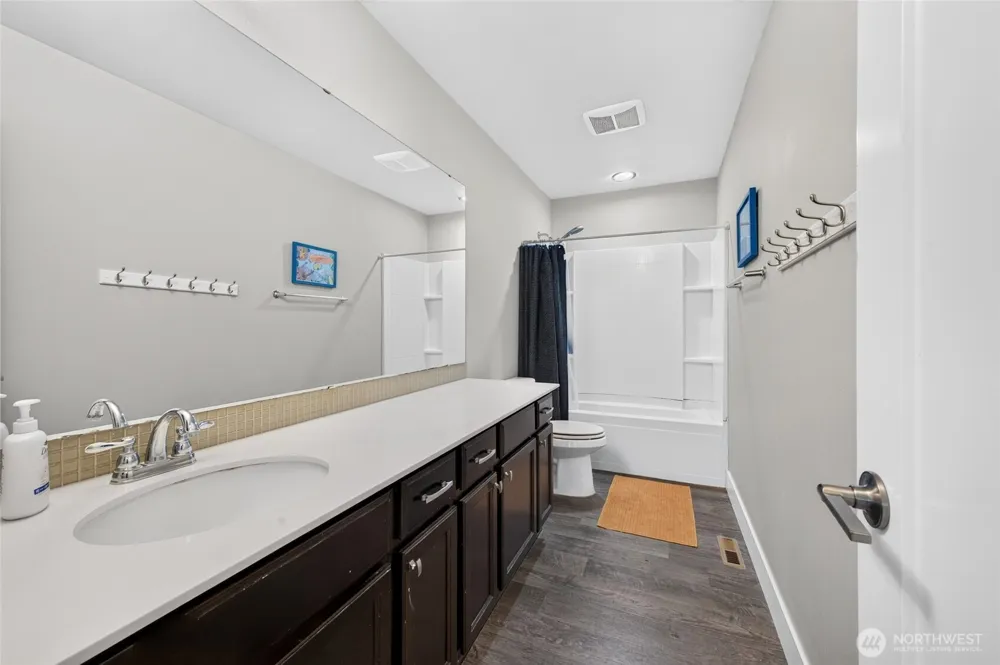 10230 Sentinel Loop Gig Harbor, WA 98332