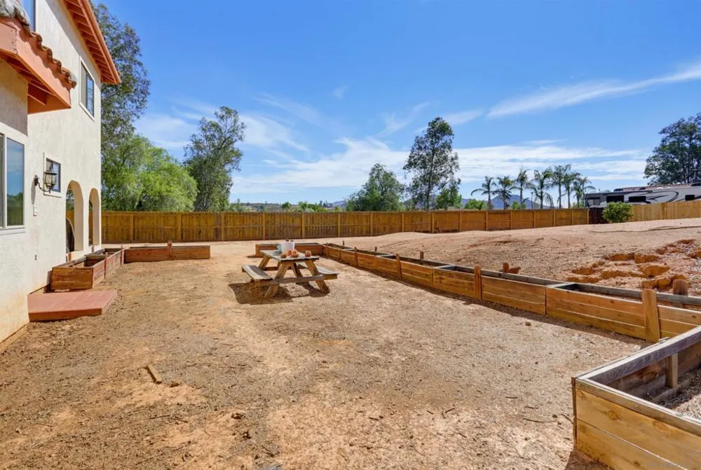 16819 Daza Dr Ramona, CA 92065