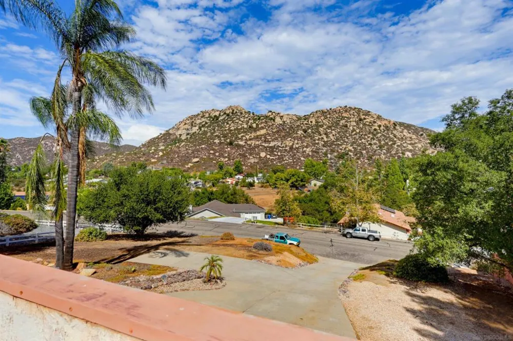 16819 Daza Dr Ramona, CA 92065