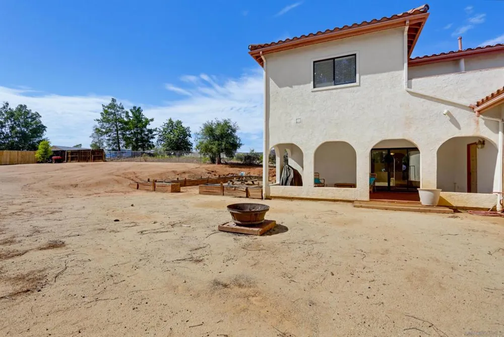 16819 Daza Dr Ramona, CA 92065