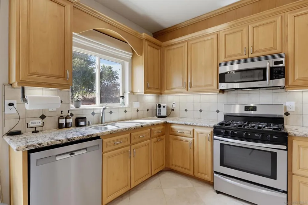 16819 Daza Dr Ramona, CA 92065