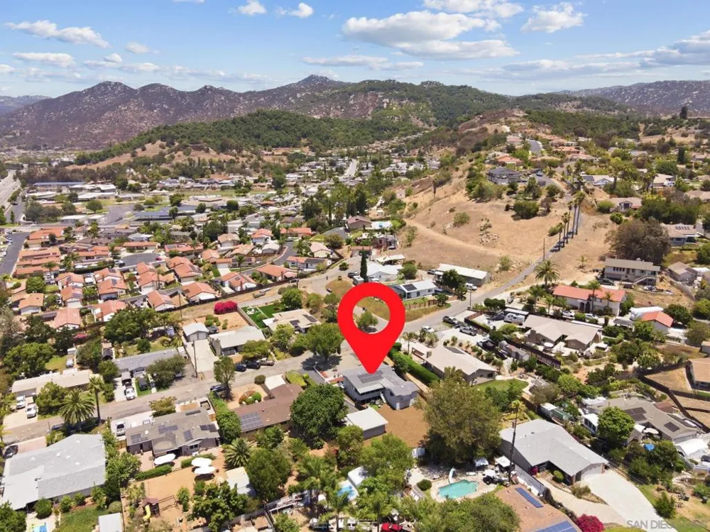125 Encanto Dr. Escondido, CA 92027