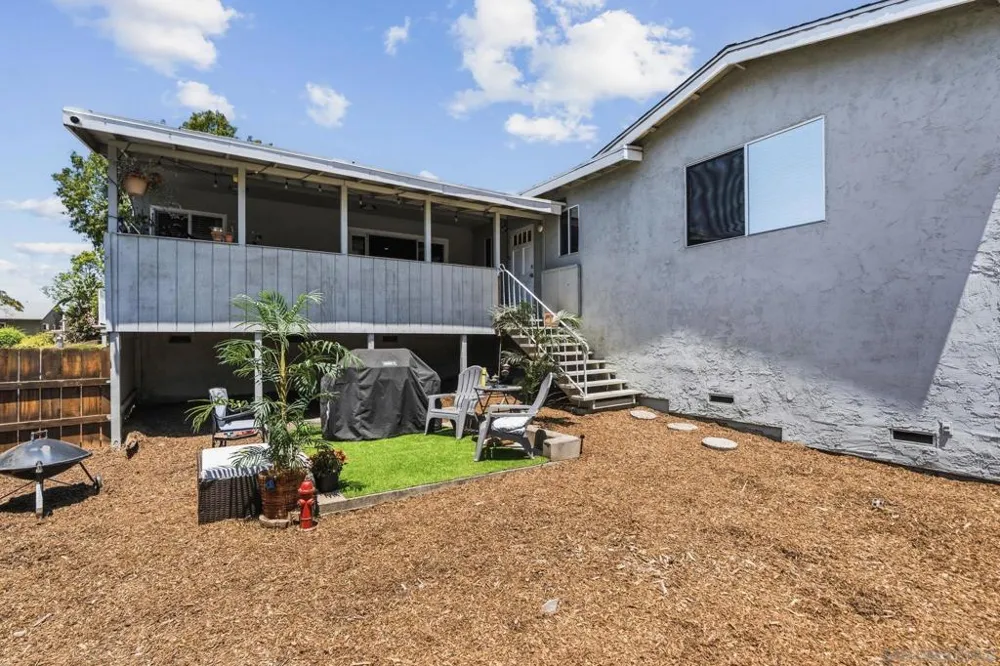 125 Encanto Dr. Escondido, CA 92027