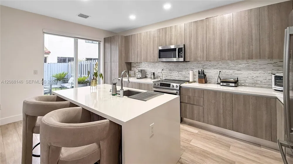 10232 NW 71st Ter #10232 Doral, FL 33178