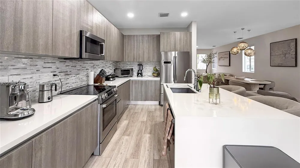 10232 NW 71st Ter #10232 Doral, FL 33178