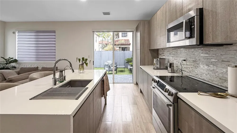10232 NW 71st Ter #10232 Doral, FL 33178