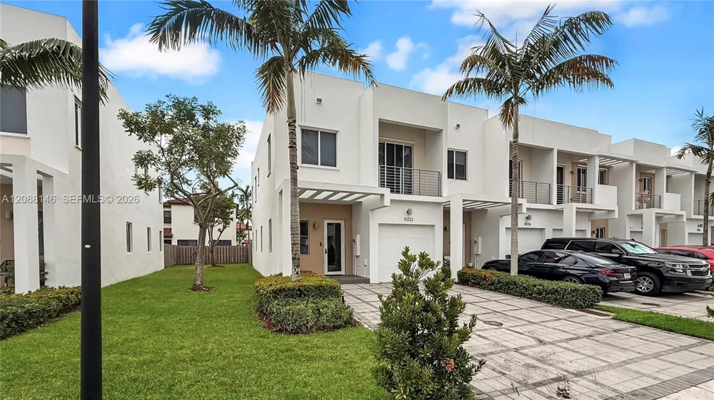 10232 NW 71st Ter #10232 Doral, FL 33178