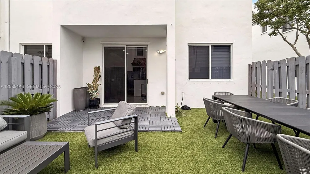 10232 NW 71st Ter #10232 Doral, FL 33178