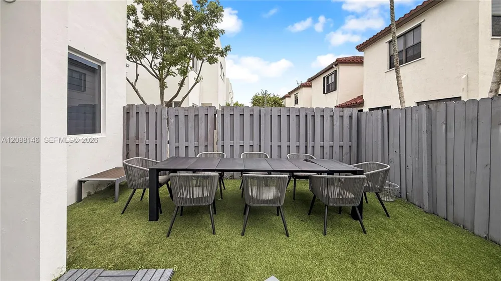 10232 NW 71st Ter #10232 Doral, FL 33178