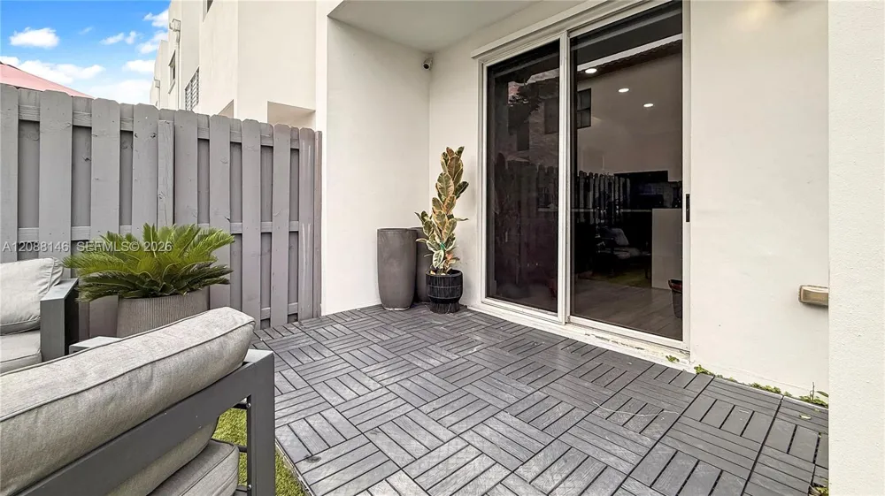 10232 NW 71st Ter #10232 Doral, FL 33178