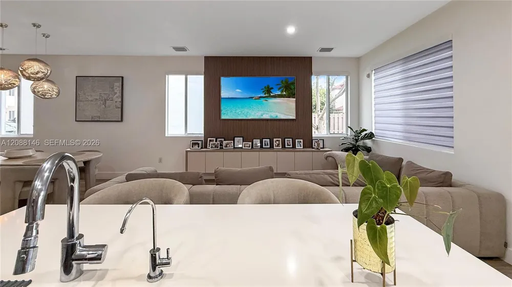 10232 NW 71st Ter #10232 Doral, FL 33178