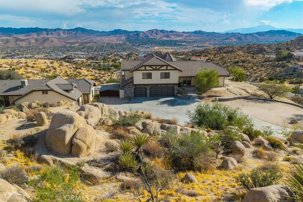 57024 Pinto Court Yucca Valley, CA 92284