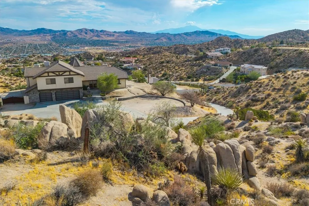 57024 Pinto Court Yucca Valley, CA 92284