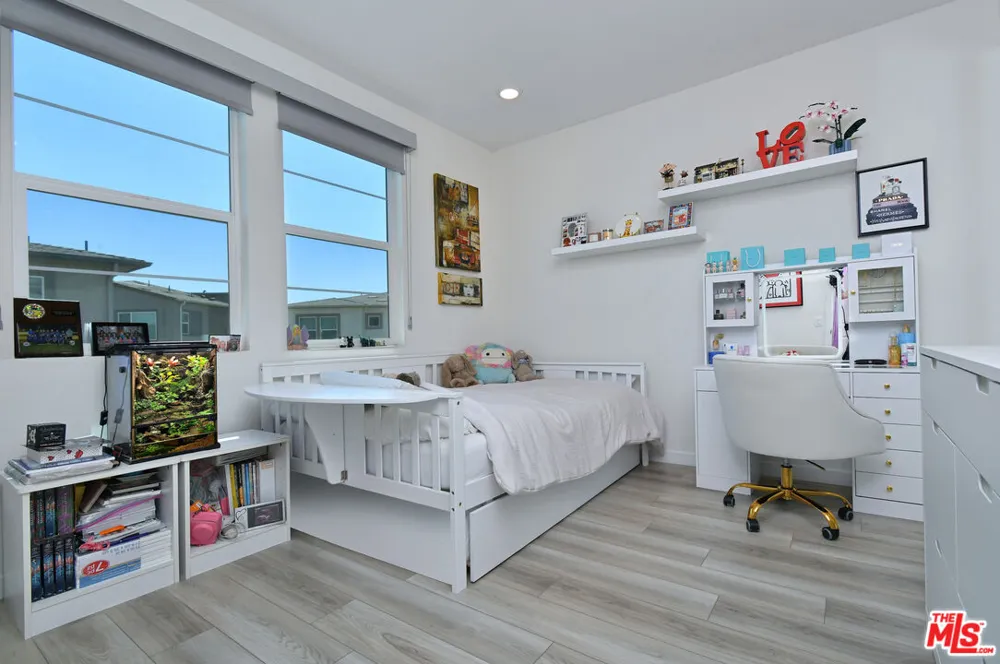 27123 Red Tail Place Valencia, CA 91381