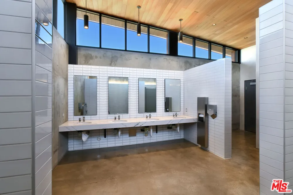 27123 Red Tail Place Valencia, CA 91381