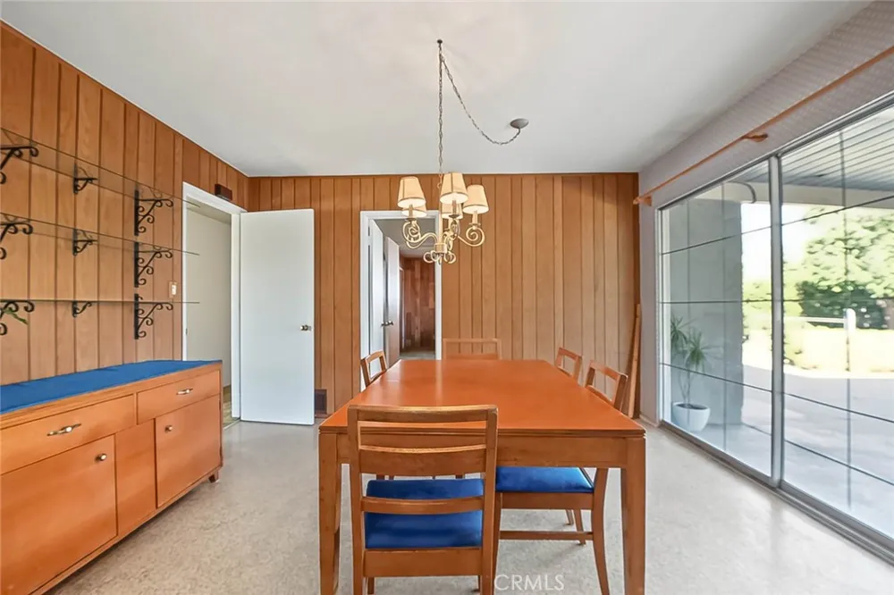 2122 Saticoy Pomona, CA 91767